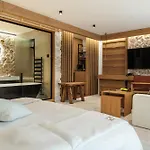 Flora Boutique Hotel